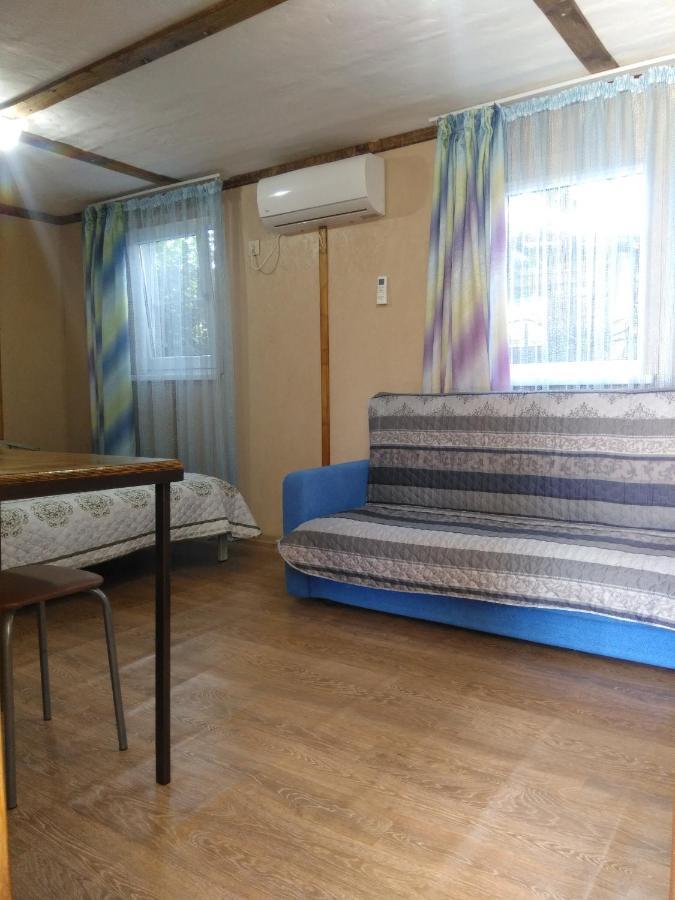 Hotel Гостевой Дом Ксения Suchumi Zewnętrze zdjęcie
