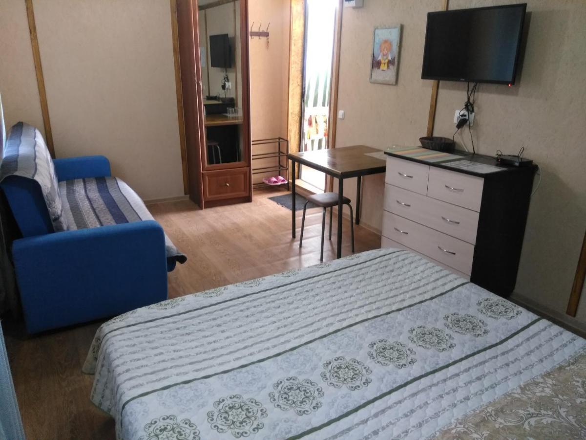 Hotel Гостевой Дом Ксения Suchumi Zewnętrze zdjęcie