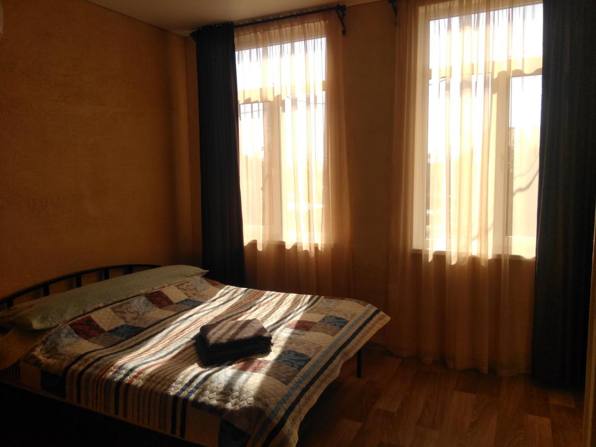 Hotel Гостевой Дом Ксения Suchumi Zewnętrze zdjęcie